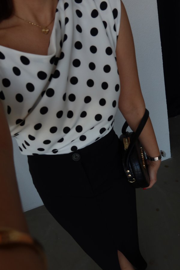 Kolsuz Puantiyeli Bluz