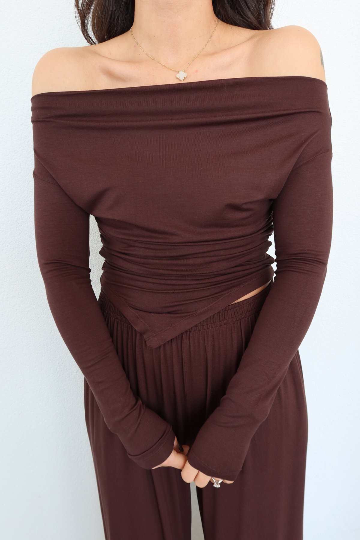 Asimetrik Kesim Crop Bluz Pantolon Takım