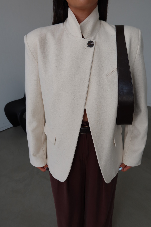 Dik Yaka Keten Görünümlü Ceket