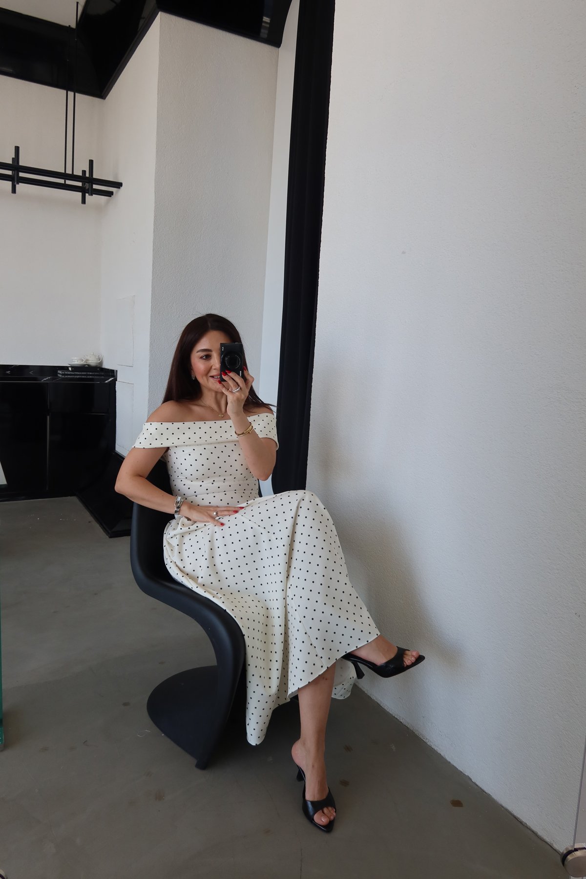 Madonna Yaka Puantiyeli Midi Boy Elbise