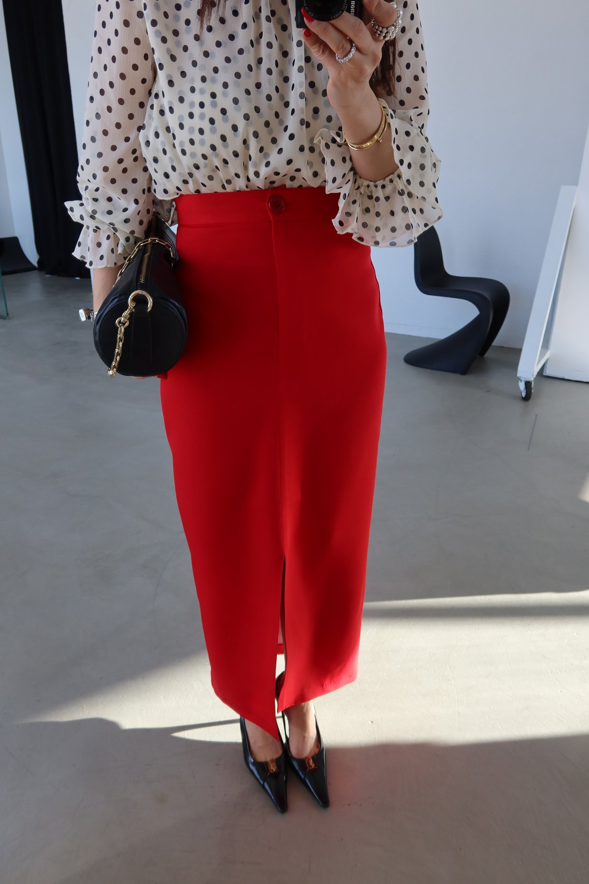 Önden Yırtmaçlı Tok Doku Etek