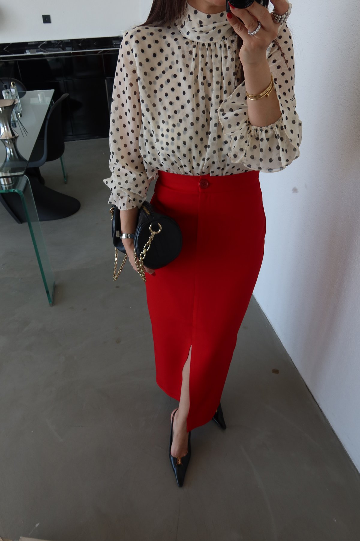 Önden Yırtmaçlı Tok Doku Etek