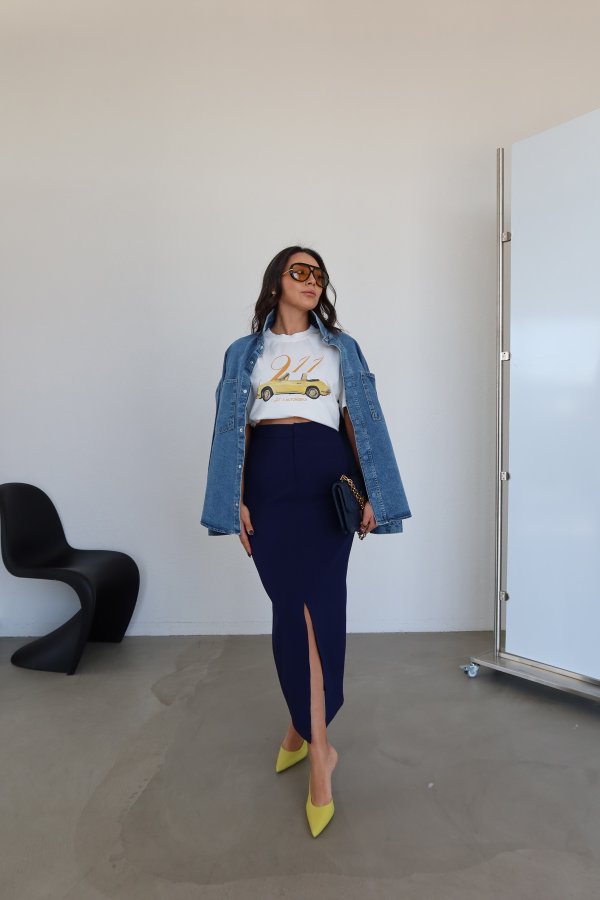 Önden Yırtmaçlı Tok Doku Etek