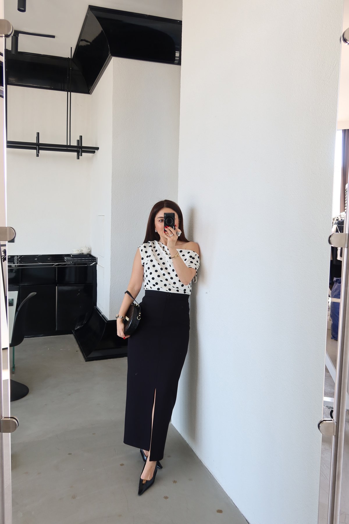 Önden Yırtmaçlı Tok Doku Etek