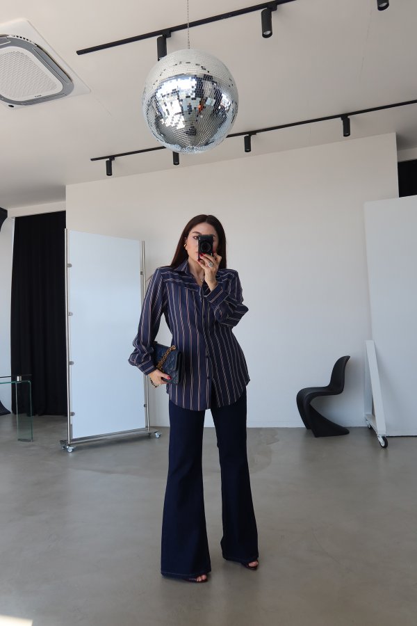 Cep Detaylı Fermuarlı Jean