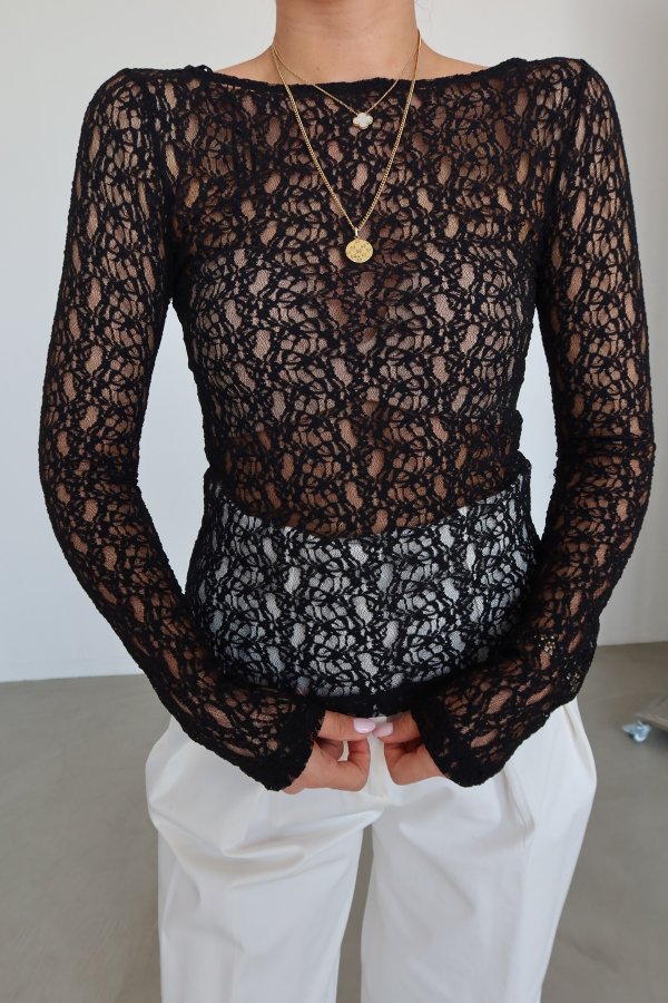 Kayık Yaka Dantel Bluz