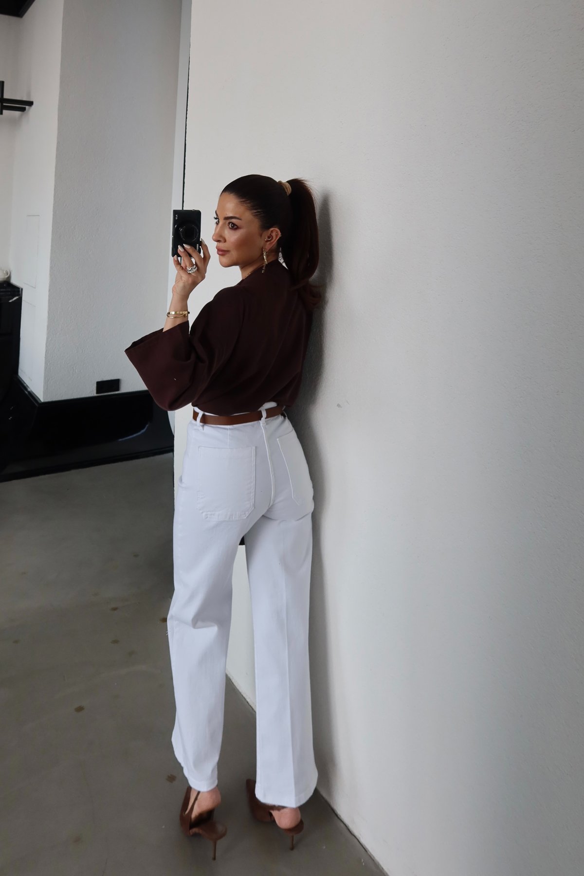 Geniş Paça Kemerli Jean