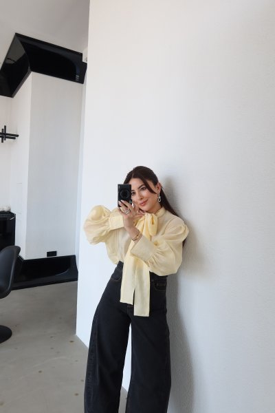 Yakadan Bağlamalı Balon Kol Bluz