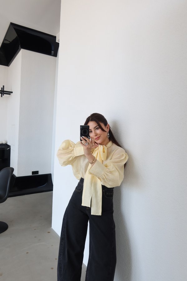 Yakadan Bağlamalı Balon Kol Bluz