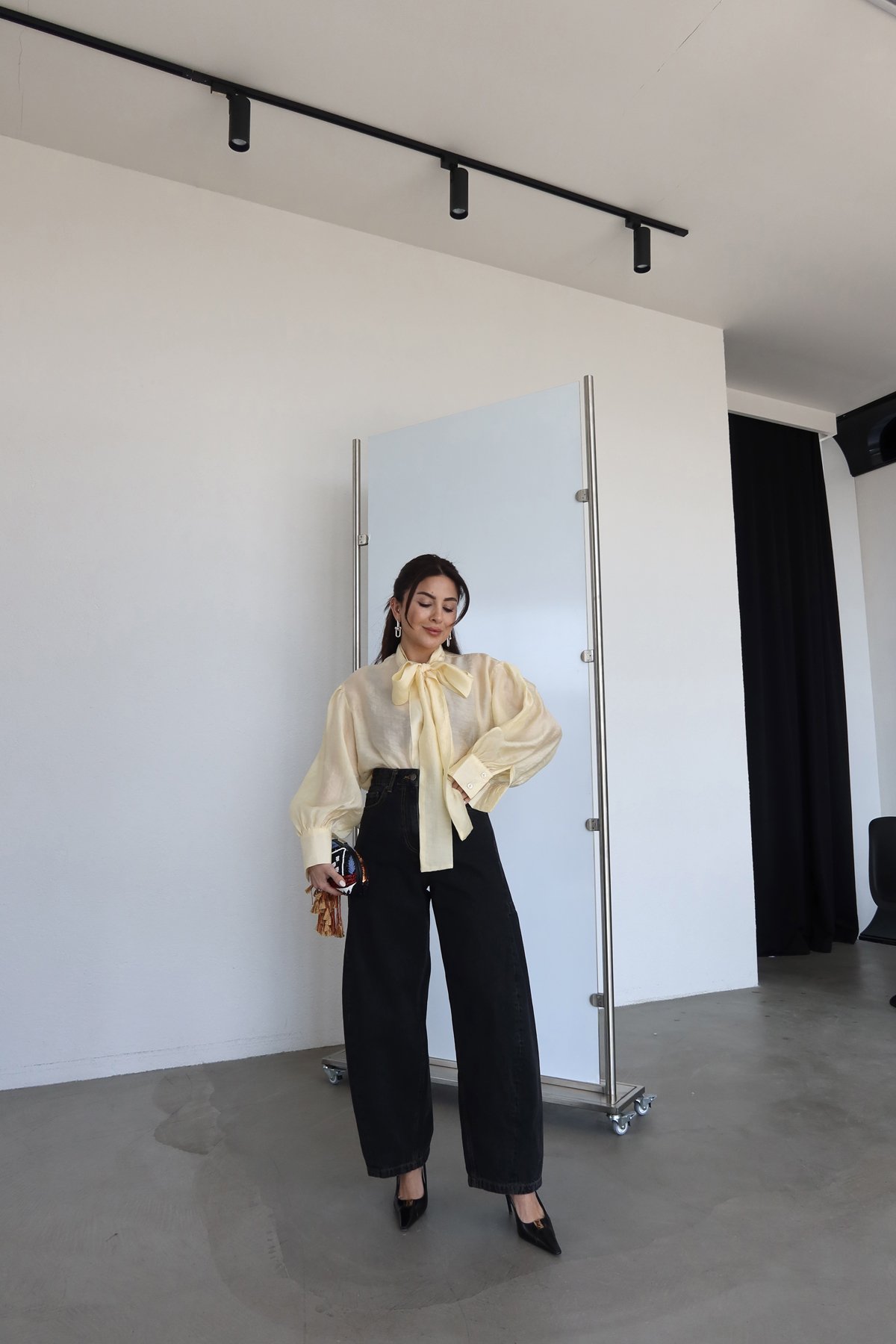 Dikiş Detaylı Geniş Kalıp Jean