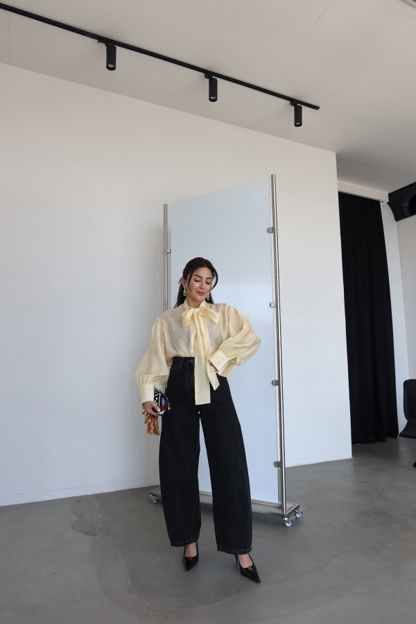 Dikiş Detaylı Geniş Kalıp Jean