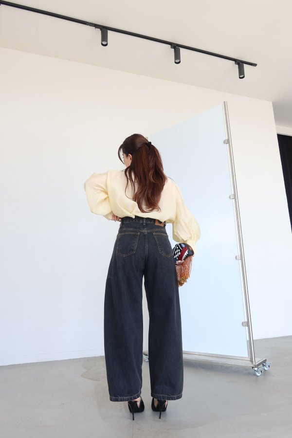 Dikiş Detaylı Geniş Kalıp Jean