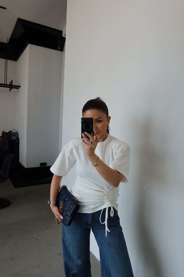 Omuzu Vatkalı Önü Büzgülü Bluz