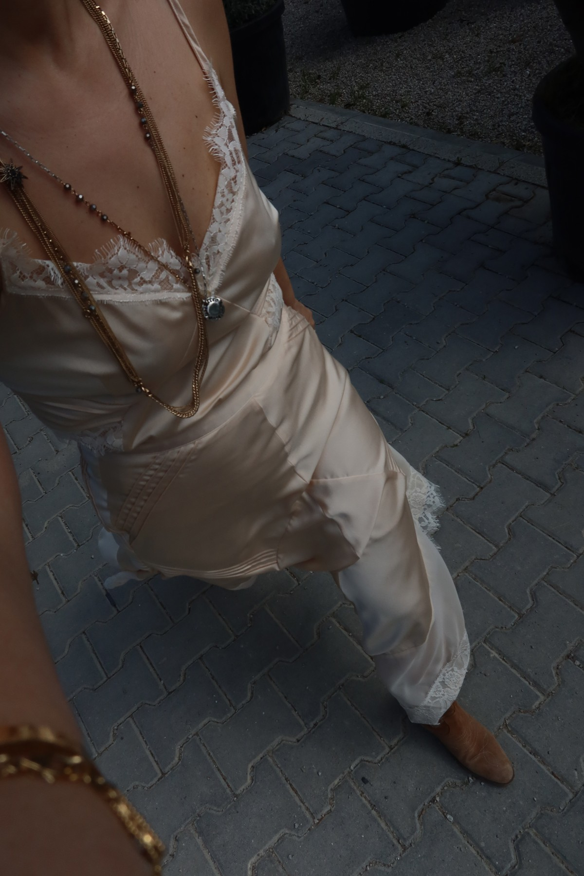 Güpür Detaylı Saten Bluz Etek Takım