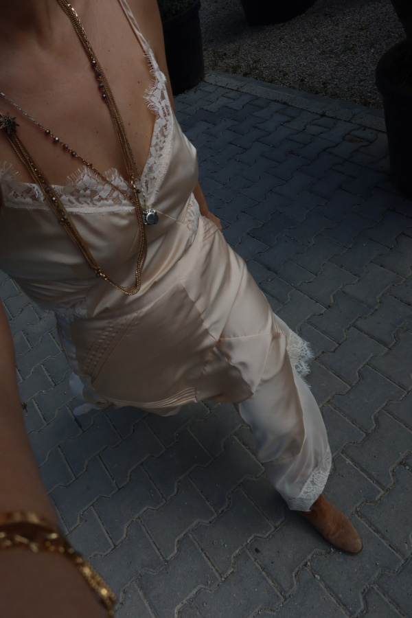 Güpür Detaylı Saten Bluz Etek Takım