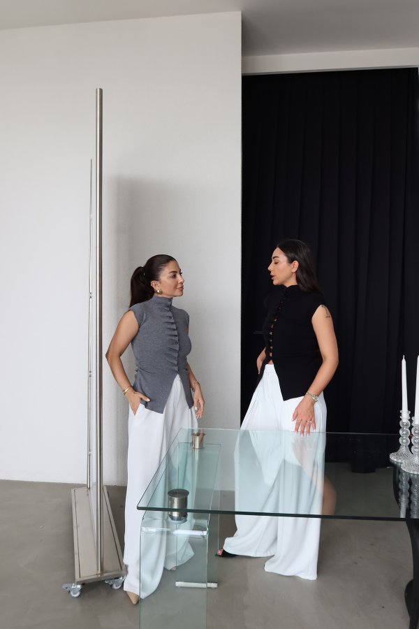 Büzgülü Kolsuz Triko