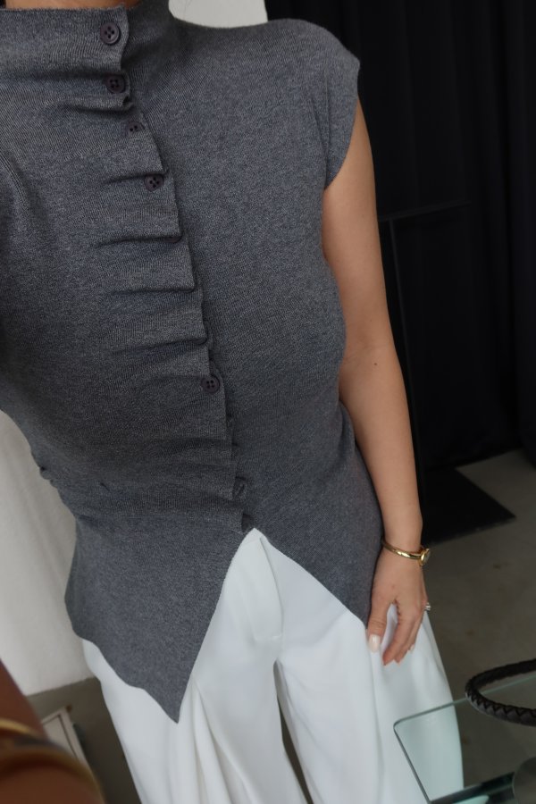 Büzgülü Kolsuz Triko