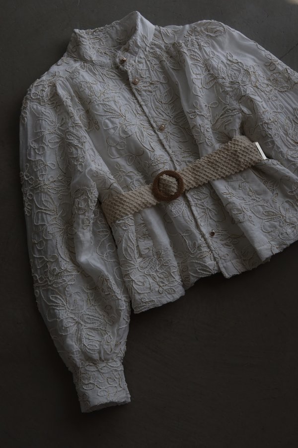 Üzeri İşlemeli İnci Düğmeli Ceket