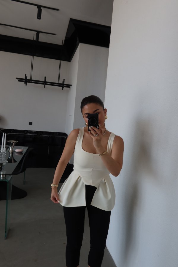 Puantiyeli Askılı Bluz