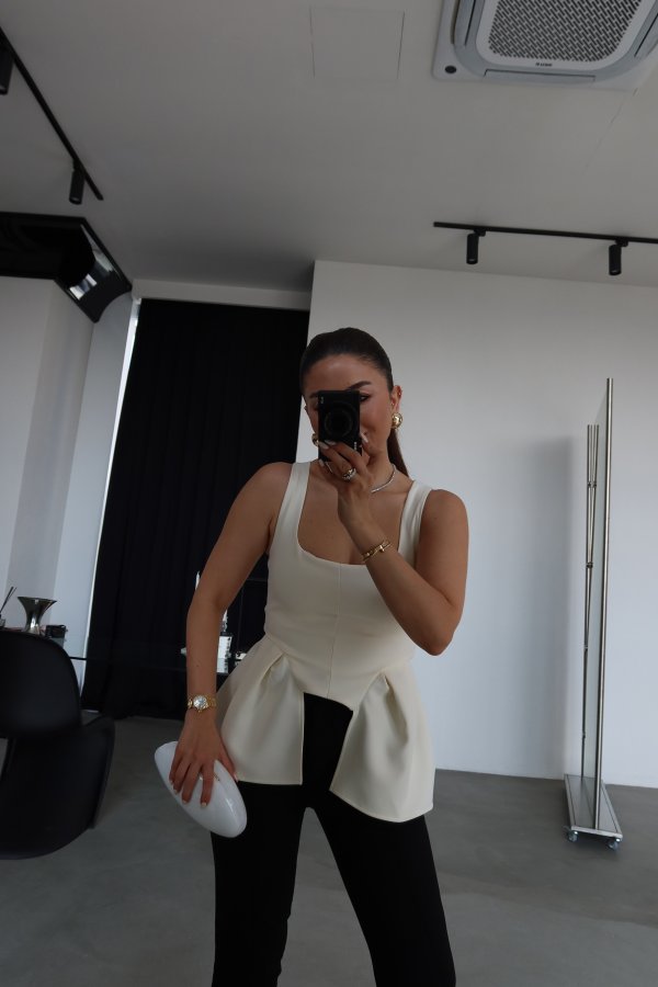 Puantiyeli Askılı Bluz