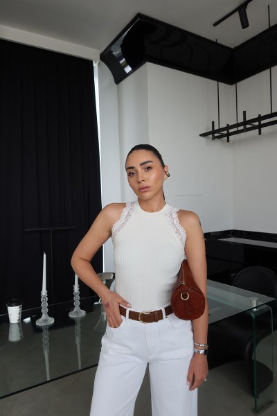 Kolları Dantelli Atlet