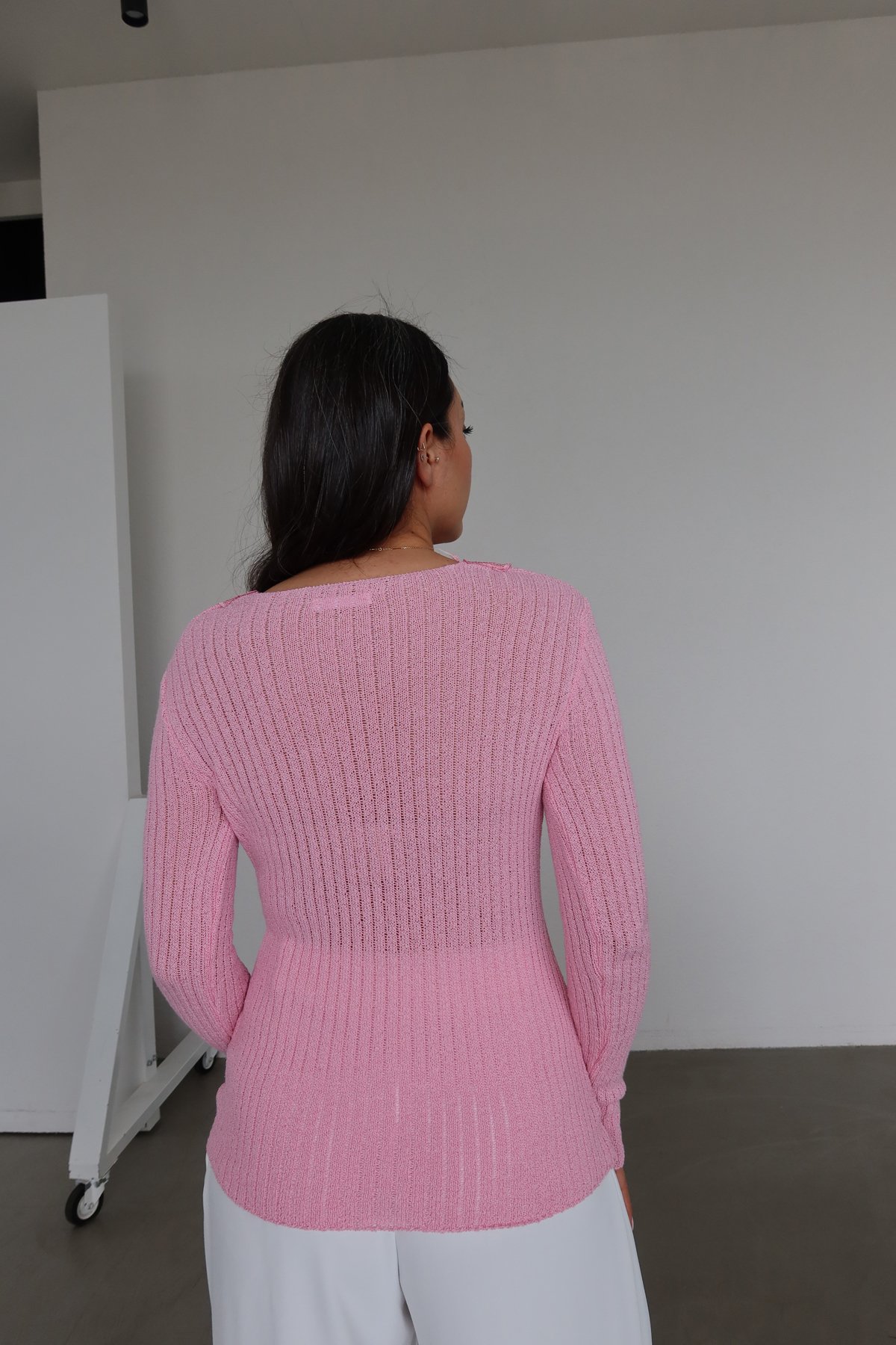 V Yaka Güpür İşlemeli Triko