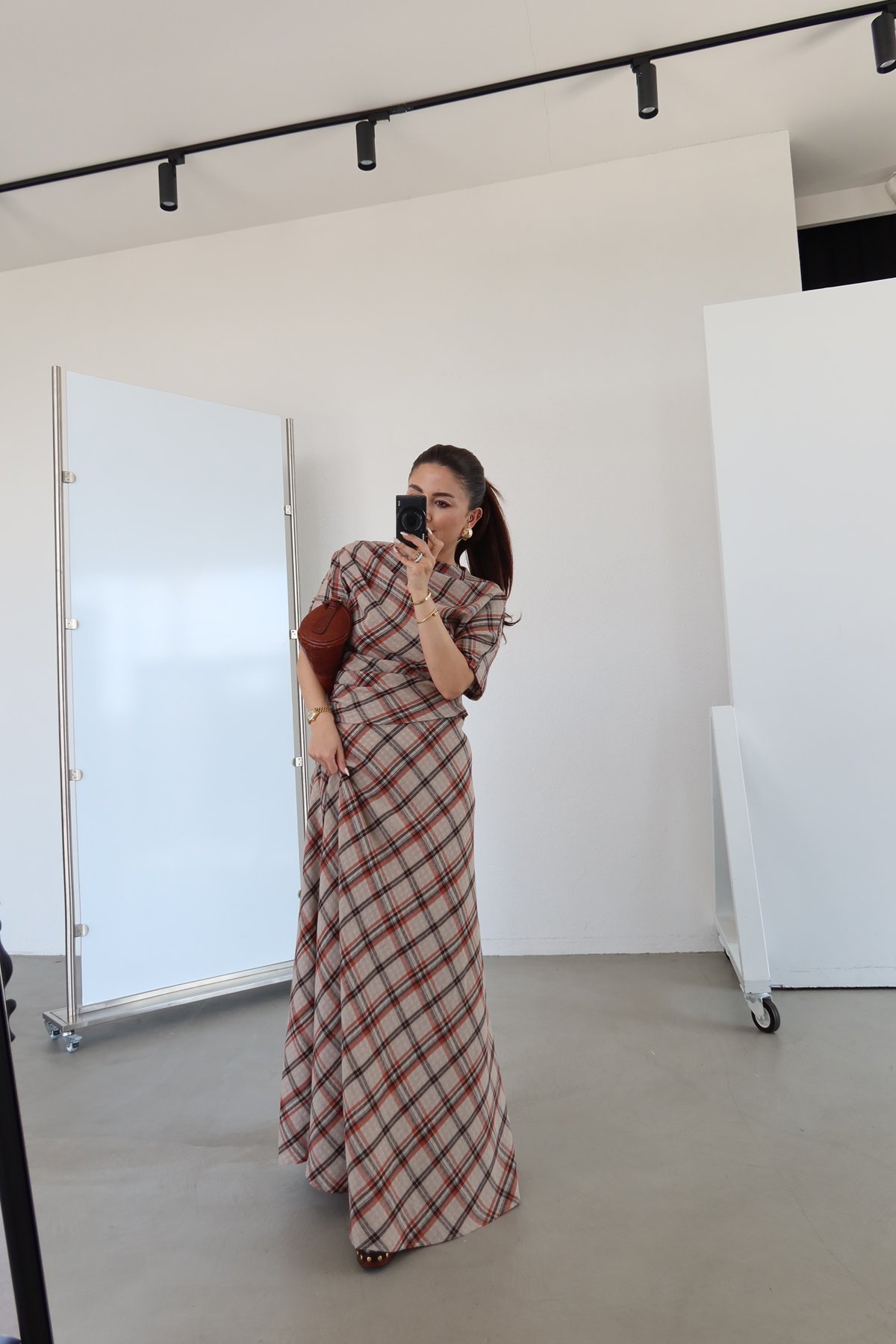 Asimetrik Kesim Ekoseli Bluz Etek Takım