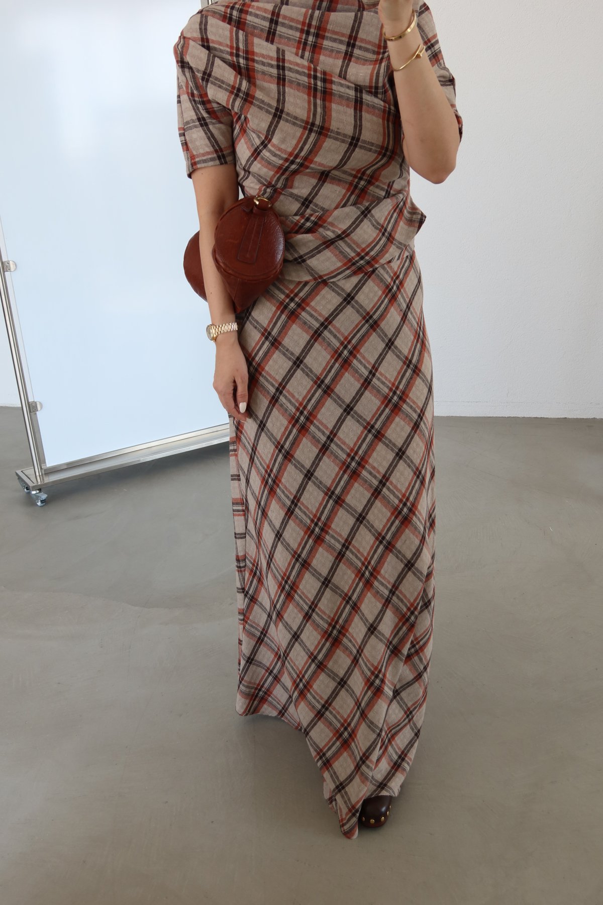 Asimetrik Kesim Ekoseli Bluz Etek Takım