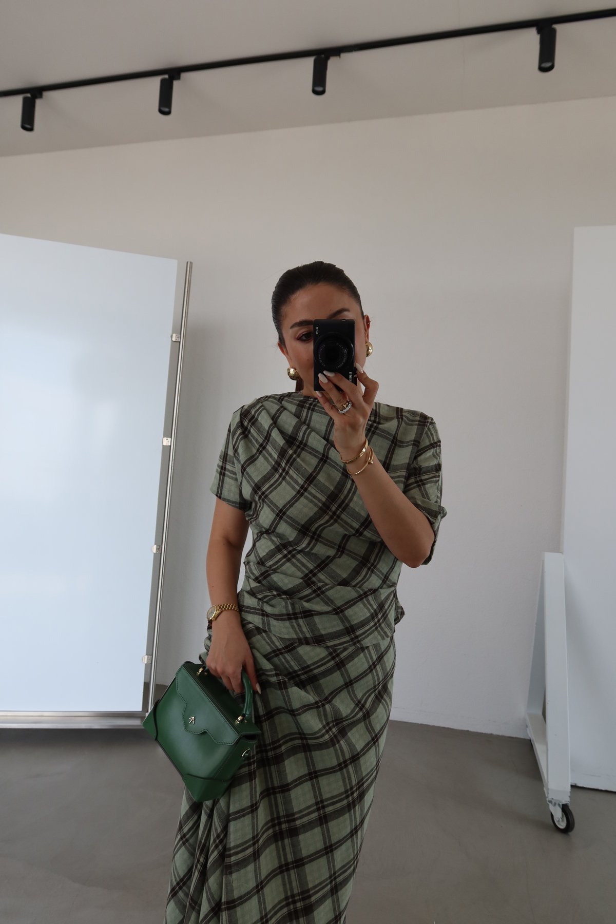 Asimetrik Kesim Ekoseli Bluz Etek Takım