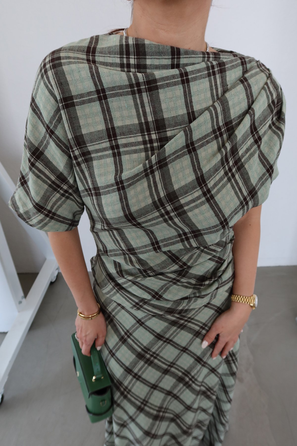 Asimetrik Kesim Ekoseli Bluz Etek Takım