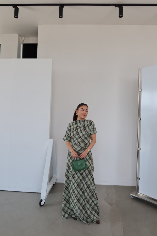 Asimetrik Kesim Ekoseli Bluz Etek Takım