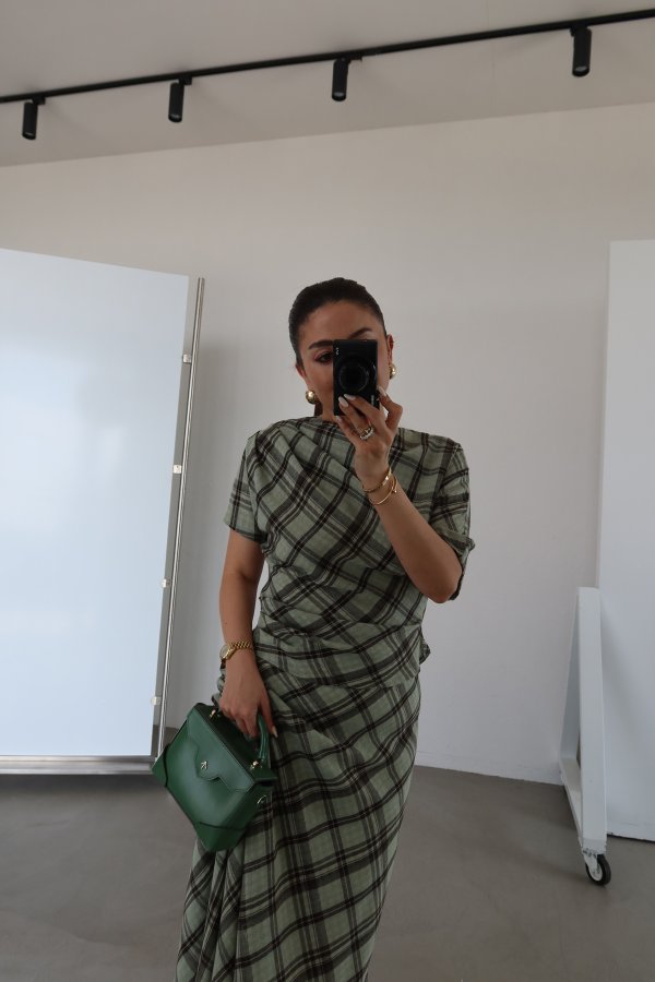 Asimetrik Kesim Ekoseli Bluz Etek Takım