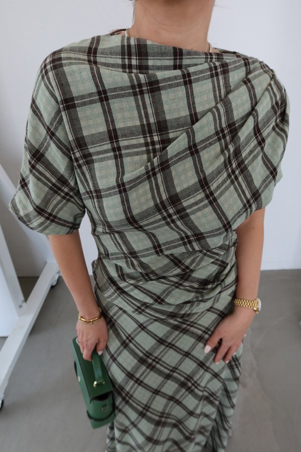 Asimetrik Kesim Ekoseli Bluz Etek Takım