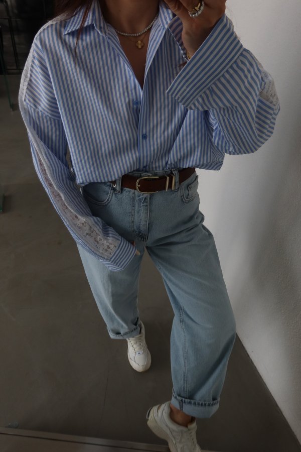 Kolları Güpür İşlemeli Gömlek