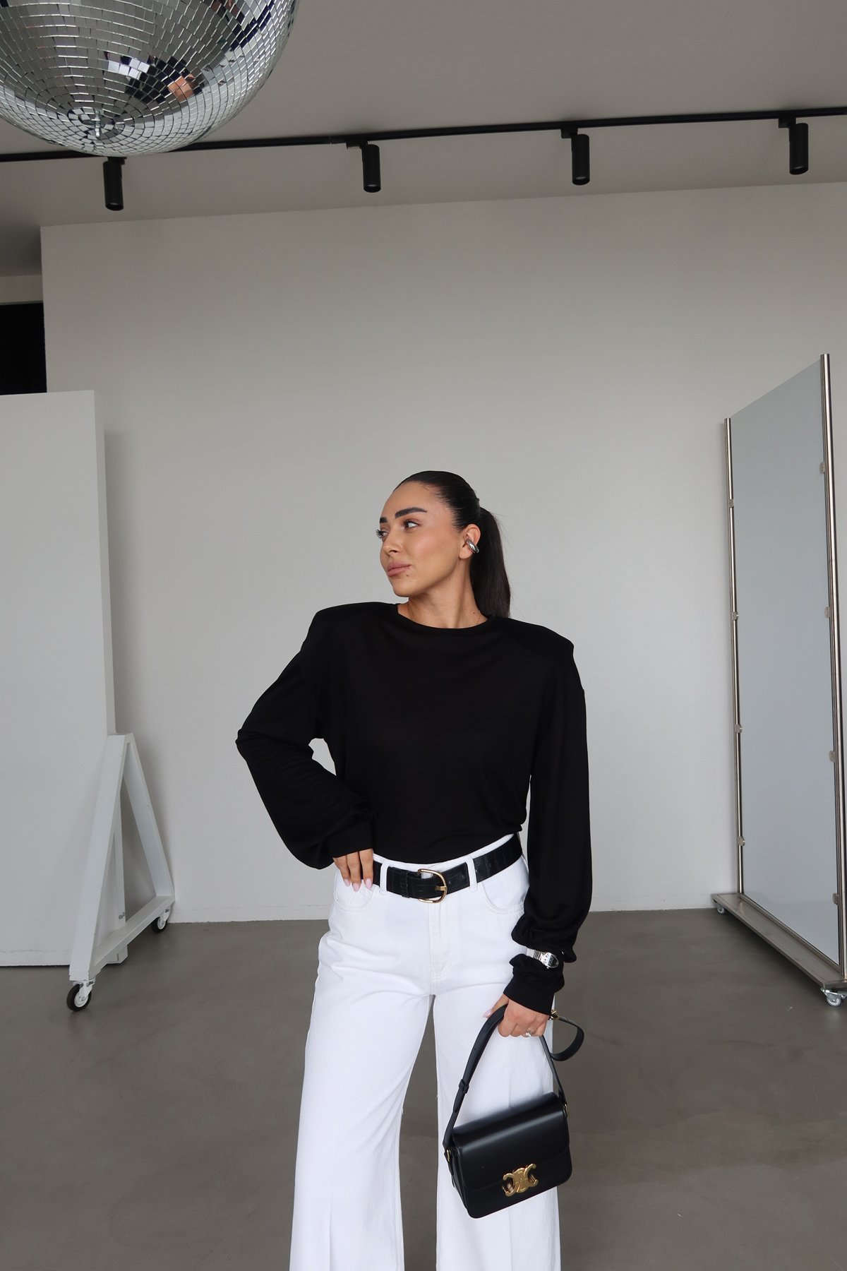 Omuzu Vatkalı Basic Bluz