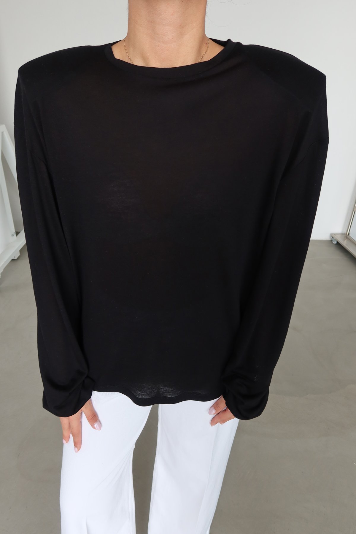 Omuzu Vatkalı Basic Bluz