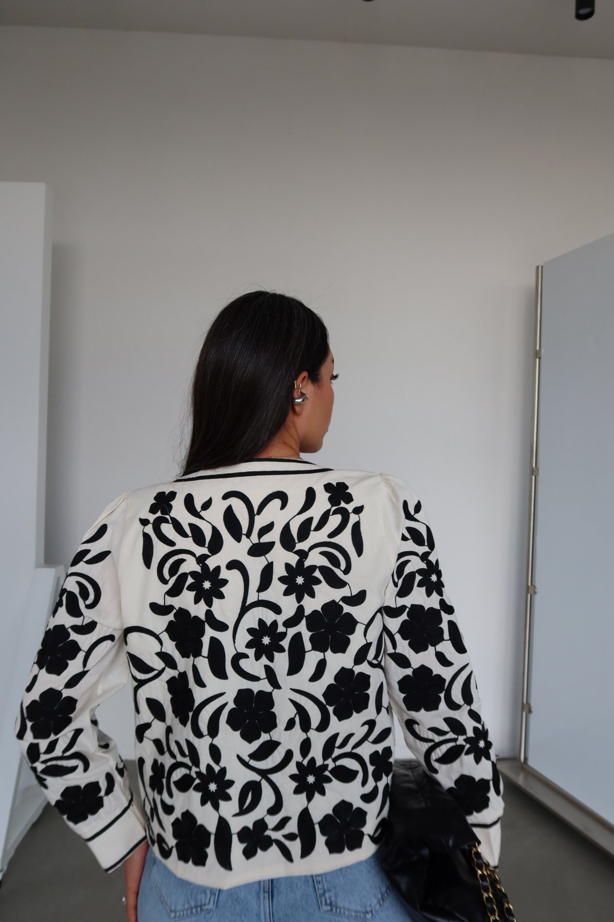 Çiçek Nakışlı Ceket