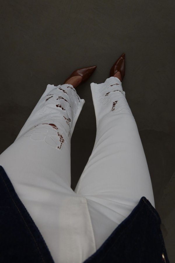 Nakış İşlemeli Denim Pantolon