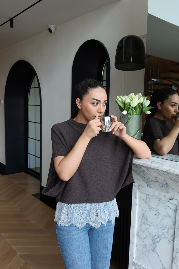 Etek Ucu Dantelli Oversize Triko