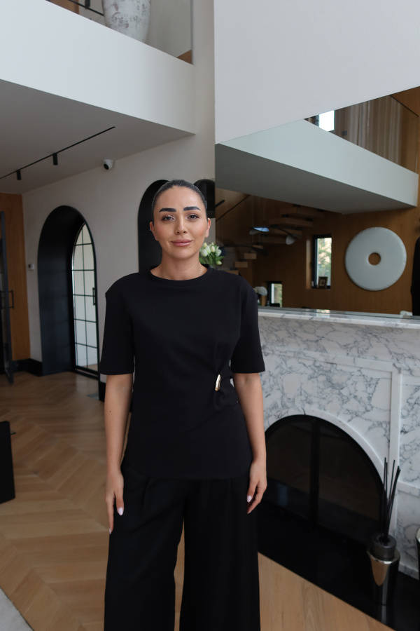 Aksesuar Detaylı Bluz