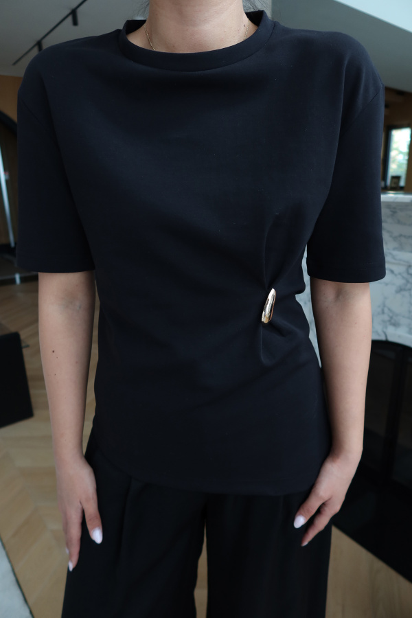 Aksesuar Detaylı Bluz