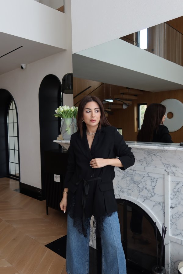 Dantel Detaylı Önden Bağlamalı Ceket