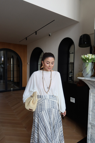 Kolları Lastikli Dökümlü Triko