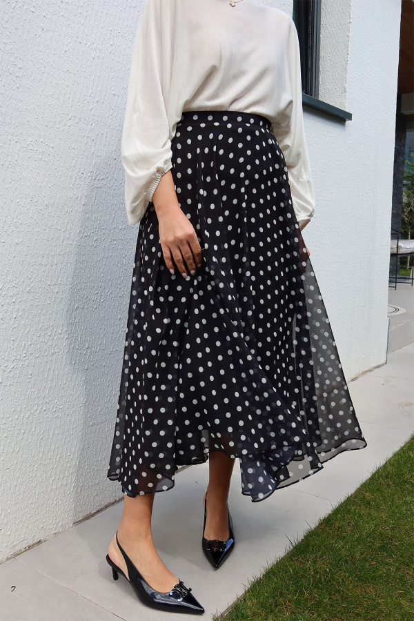 Arkası Fermuarlı Puantiyeli Şifon Etek