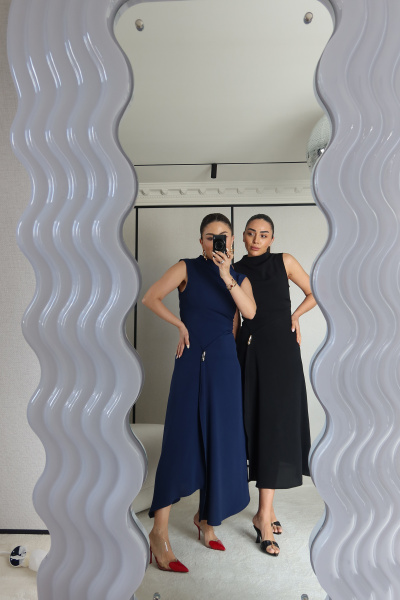 Yırtmacı Aksesuar Detaylı Kolsuz Elbise