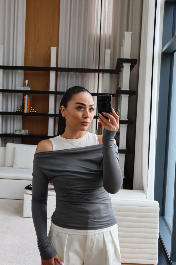 Düşük Omuzlu Çift Katlı Bluz