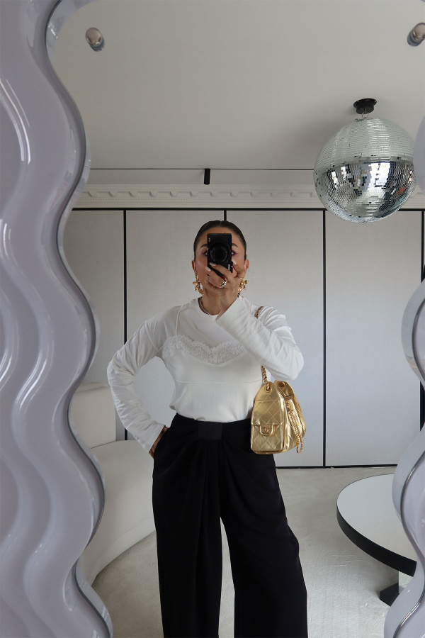 Uzun kollu Göğüsü Dantelli Bluz