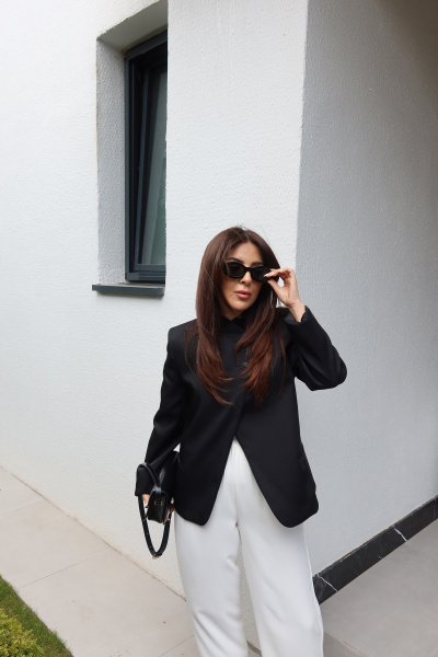 Süs Cepli Düğme Detaylı Ceket