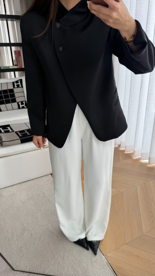 Süs Cepli Düğme Detaylı Ceket