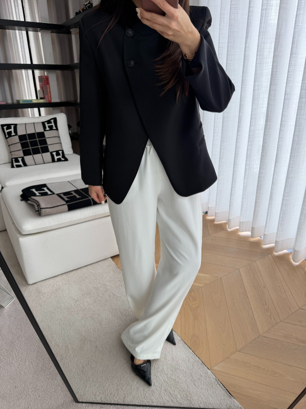 Süs Cepli Düğme Detaylı Ceket